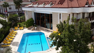 Grand MirAmor