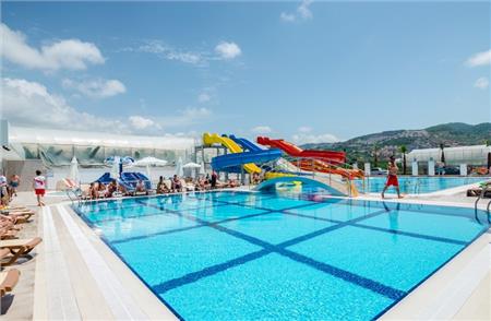 The Lumos Deluxe Resort Hotel&Spa