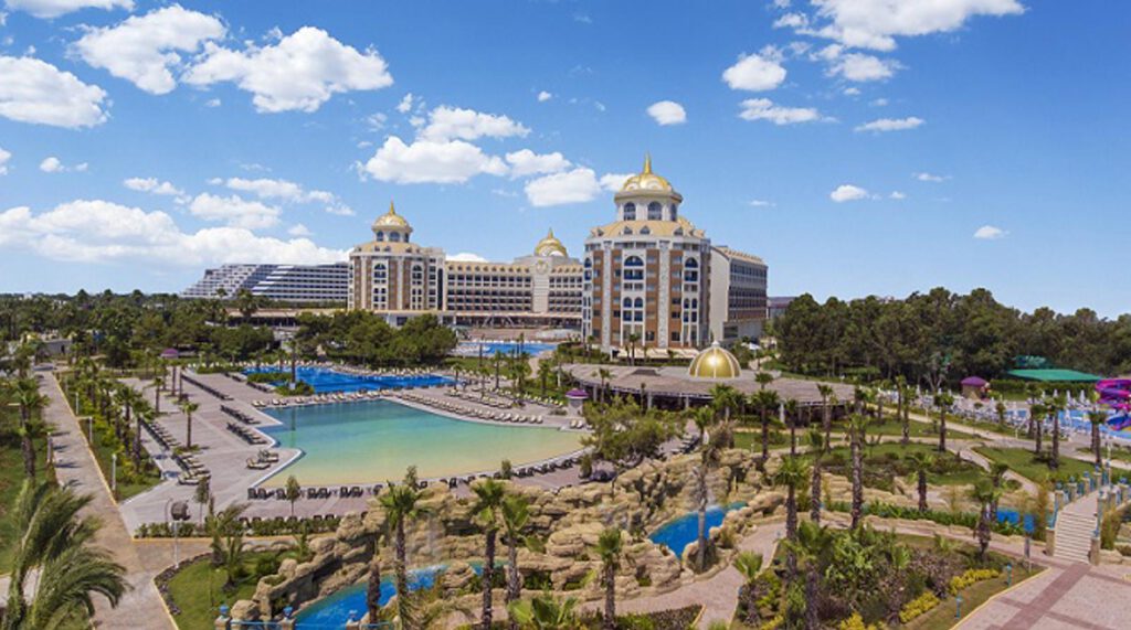 Delphin Be Grand Hotel