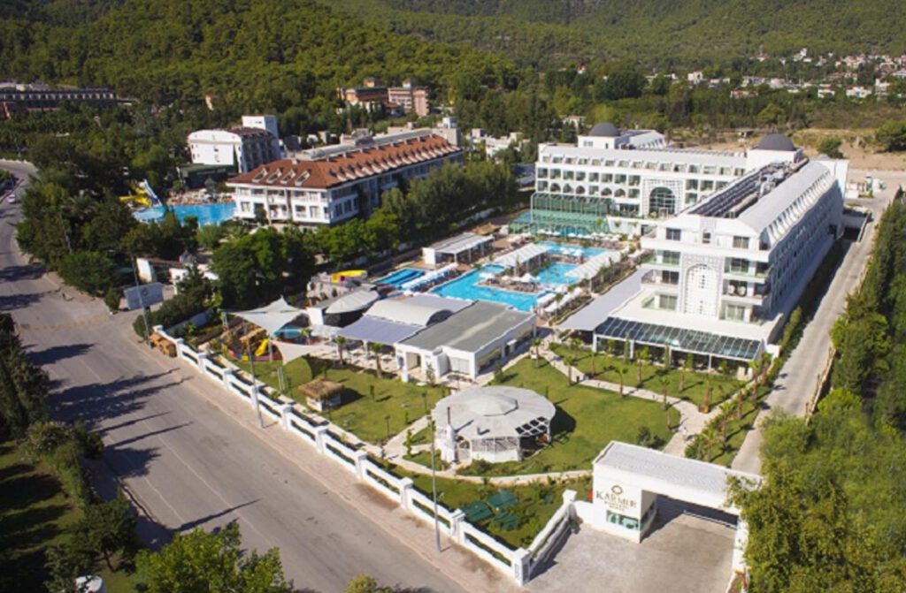 Karmir Resort & Spa