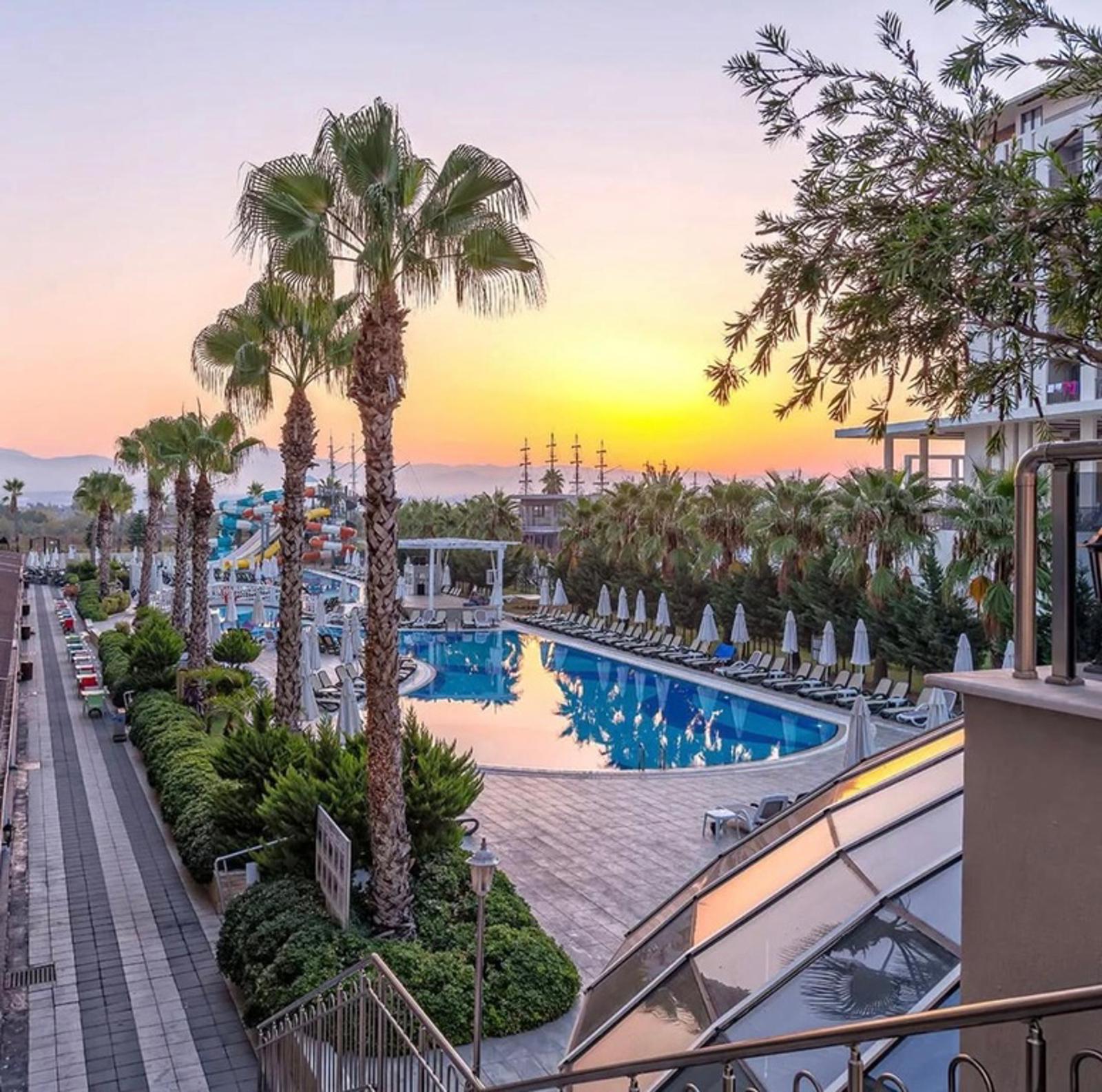 Port River Hotel & Spa