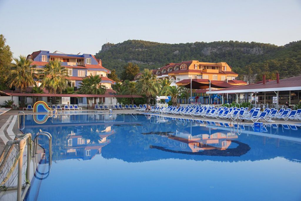 Sailors Beach Club