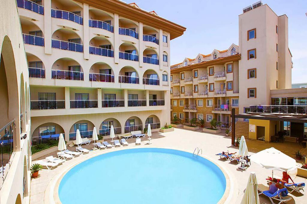 Side Aluna Hotel